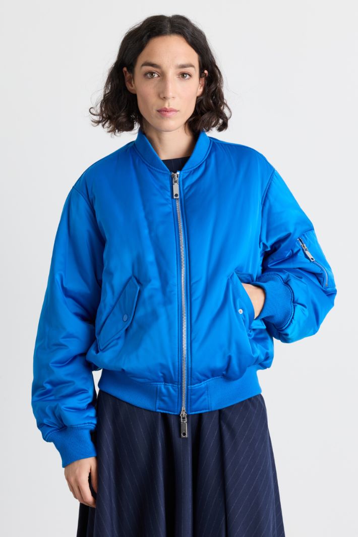 Glossy bomber jacket with lettering - BLUE - Intrend - 2