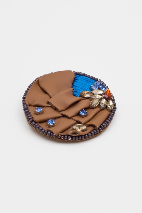 Glass Stone Brooch - Intrend