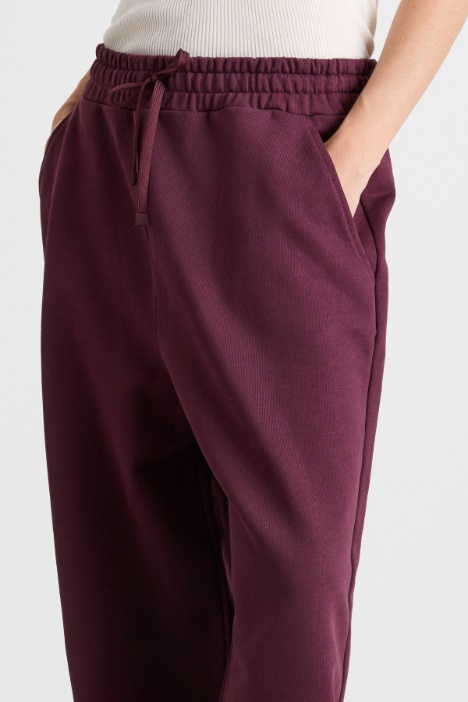 Pantalone modello jogging con tasche