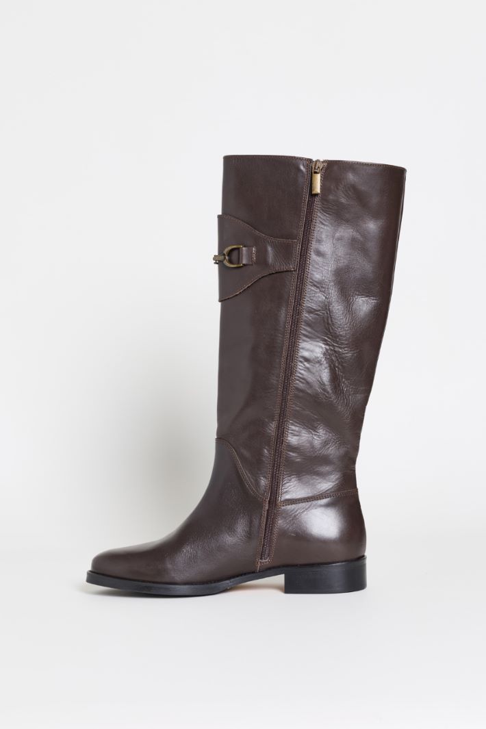 Stirrup-Detail Leather Boots - BROWN - Intrend - 3
