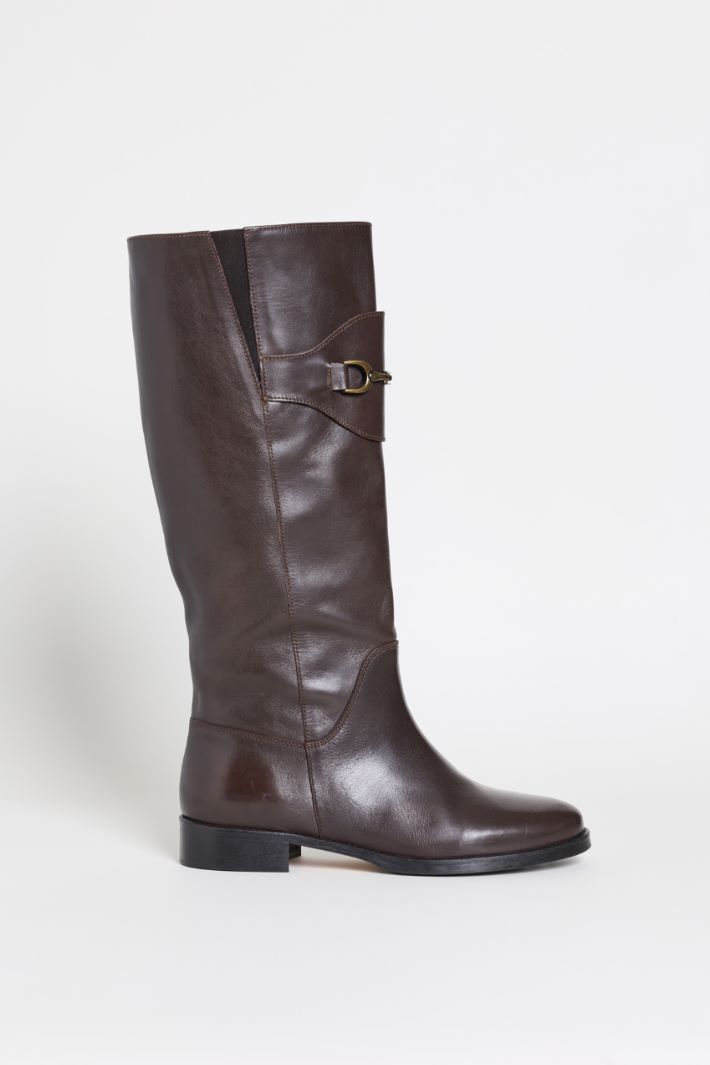 Stirrup-Detail Leather Boots - BROWN - Intrend