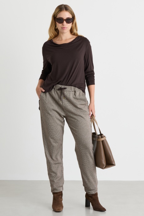 T-shirt con scollo drappeggiato - Intrend