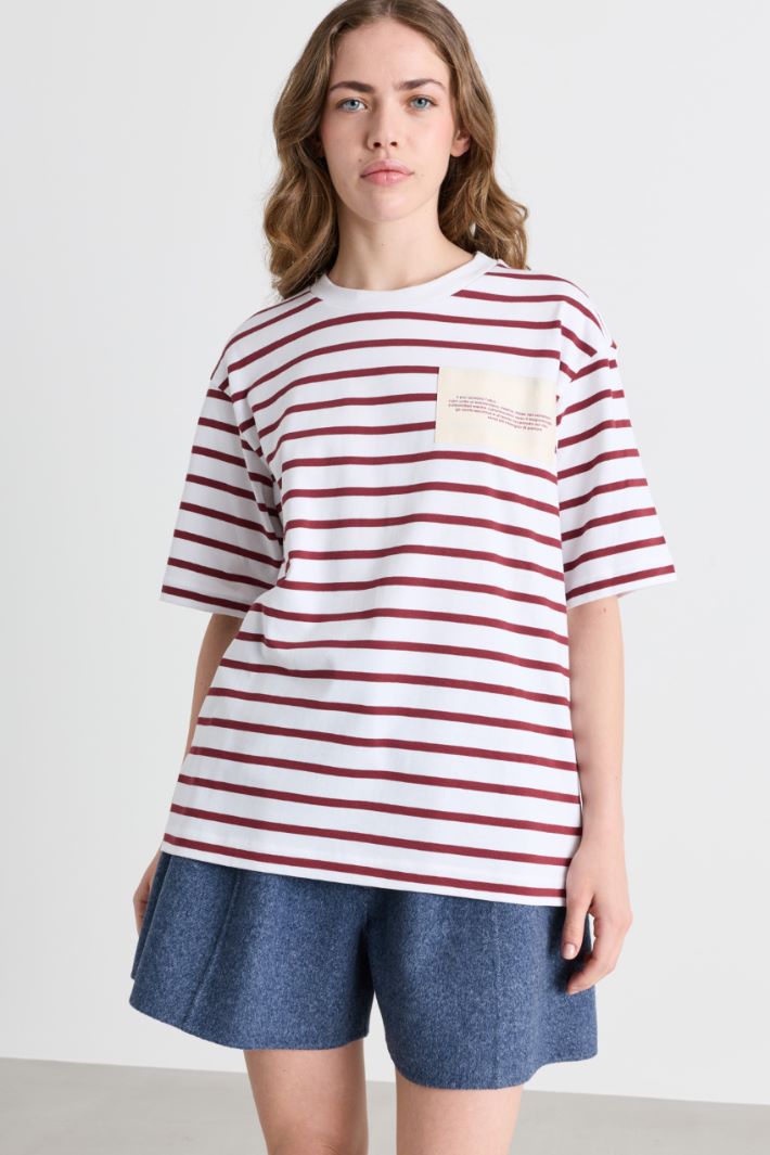 T-shirt con patch - BIANCO BORDEAUX - Intrend - 2