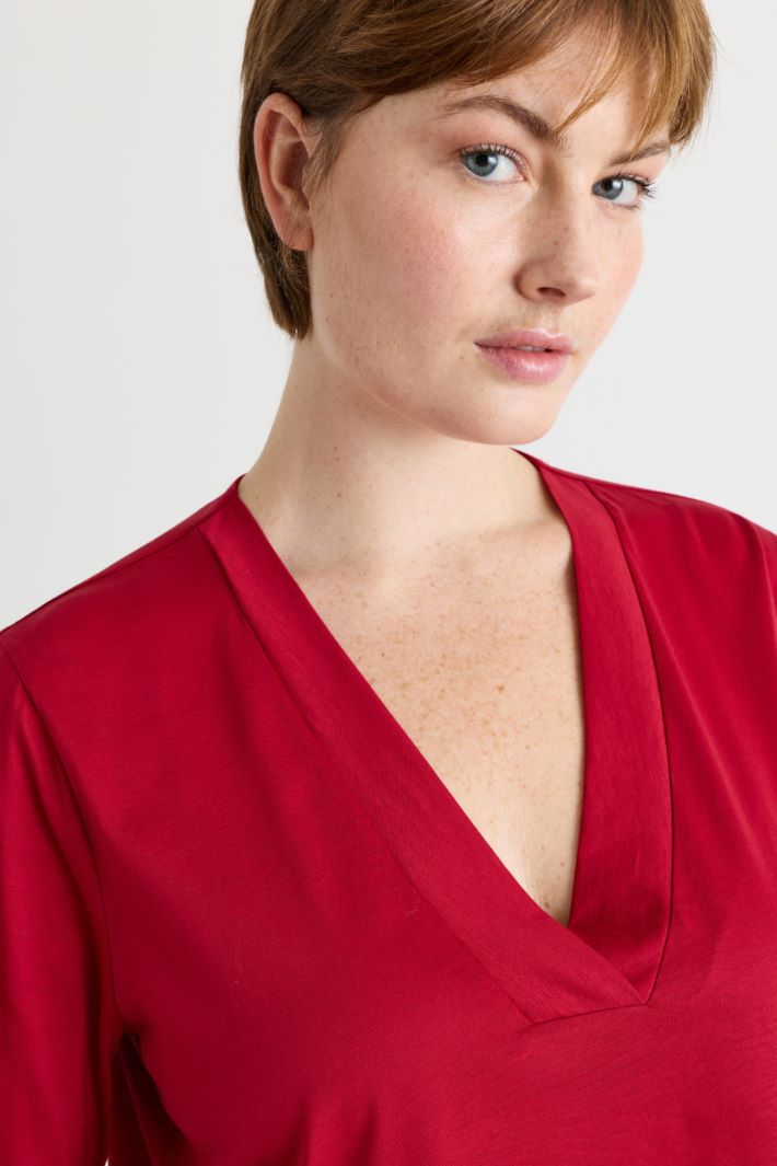 T-shirt con spacchi arrotondati - ROSSO - Intrend - 3