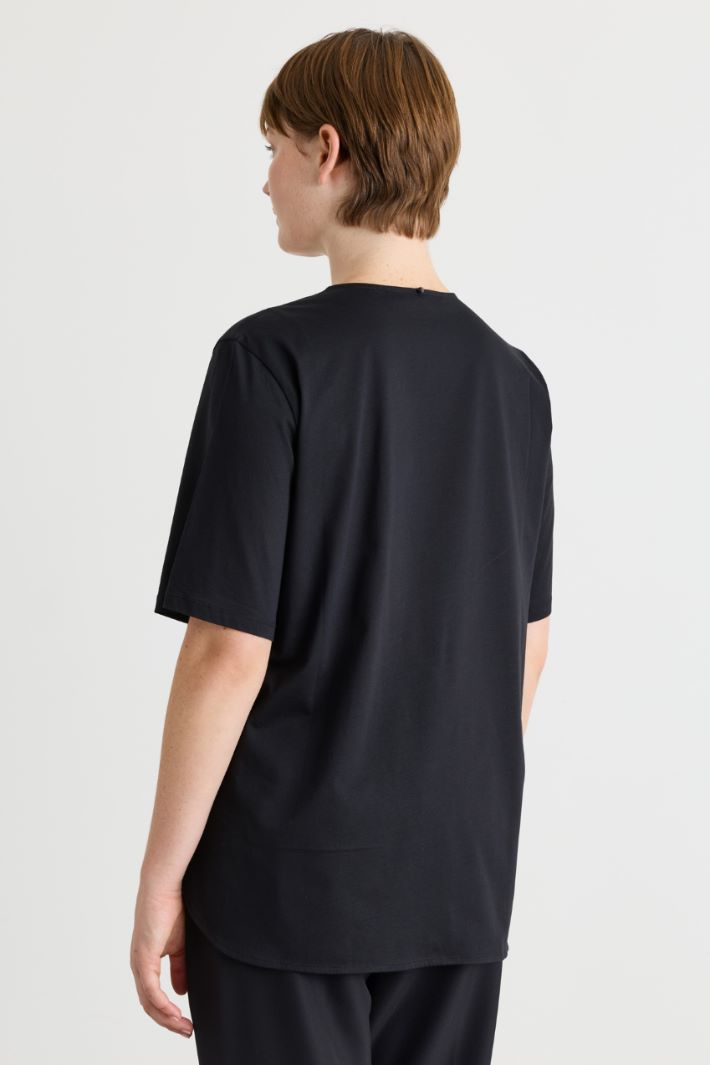 T-shirt con spacchi arrotondati - NERO - Intrend - 4