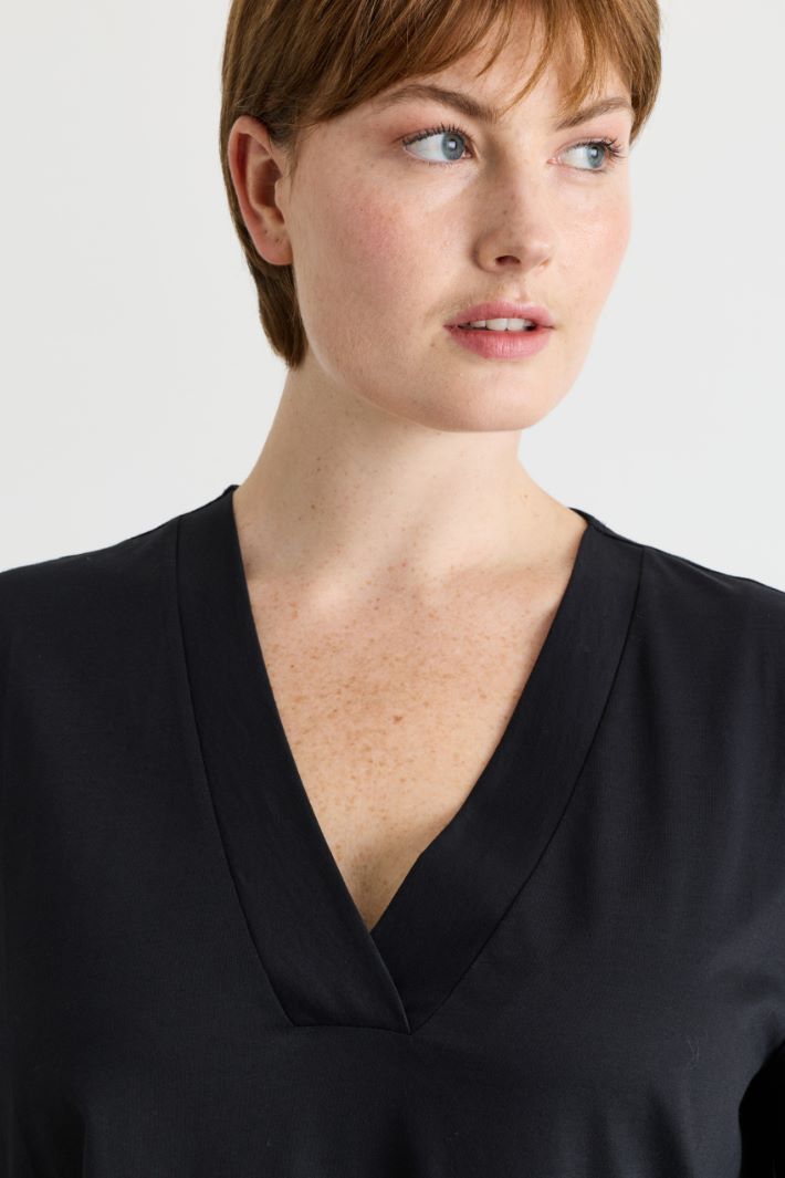 T-shirt con spacchi arrotondati - NERO - Intrend - 3