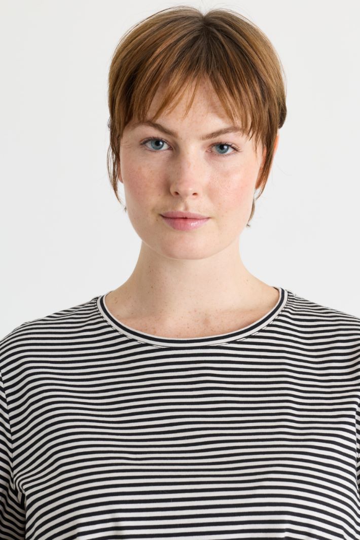 T-shirt svasata in jersey - NERO - Intrend - 3