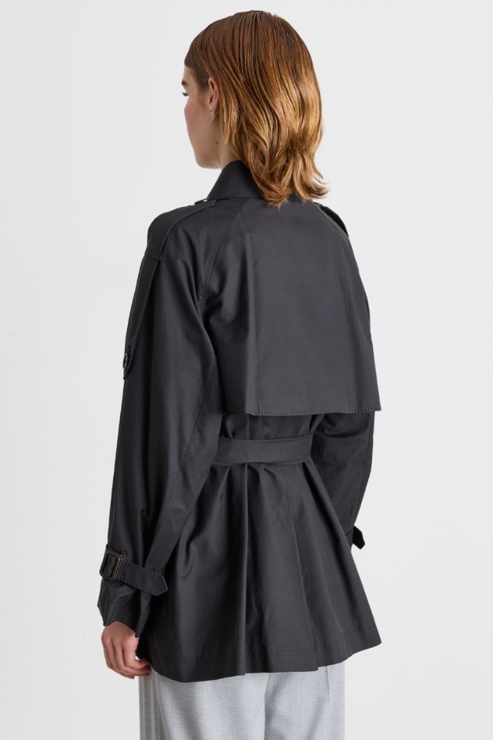 Cropped double-breasted trench coat - BLACK - Intrend - 4