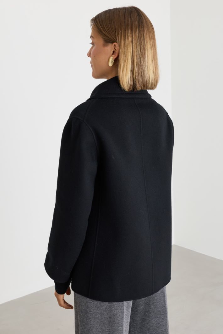 Short double-breasted pure wool coat with wide lapels - BLACK - Intrend - 4