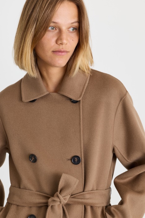 Cappotto doppiopetto in lana double con cintura