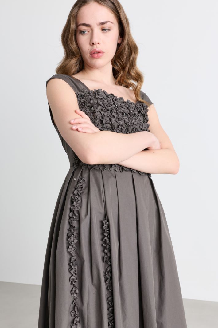Vestido largo de popelina con bordado - GRIS - Intrend - 3