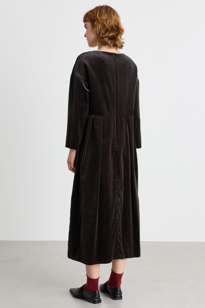 Smooth velvet dress - GREEN - Intrend - 4