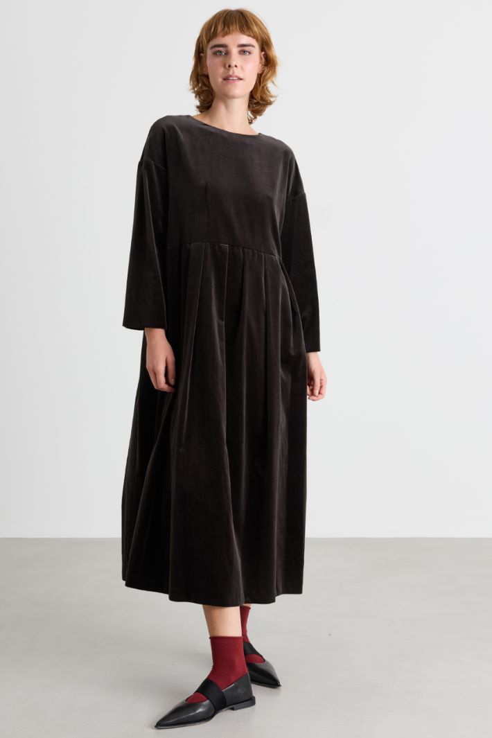 Smooth velvet dress - GREEN - Intrend - 2