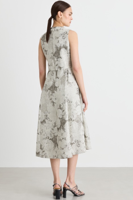 Abito smanicato in jacquard con cintura gioiello