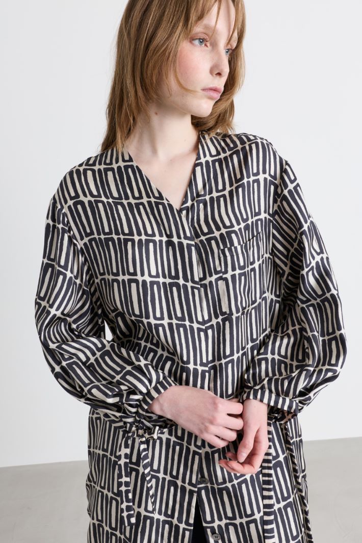 Kleid aus bedrucktem Twill - SCHWARZ WEISS - Intrend - 3