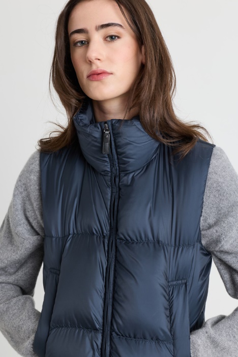 Gilet crop imbottito e trapuntato