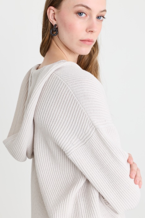 Maglia in lana con cappuccio
