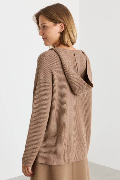 Maglia in lana con cappuccio