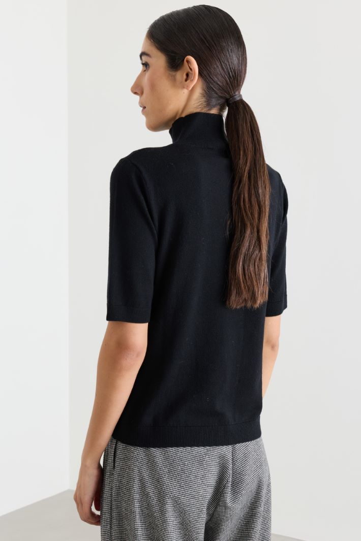 Short-sleeved polo neck jumper - BLACK - Intrend - 4