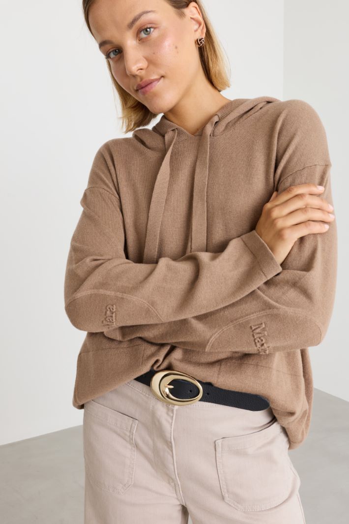Kapuzenpullover aus reiner Wolle - KAMEL - Intrend - 3