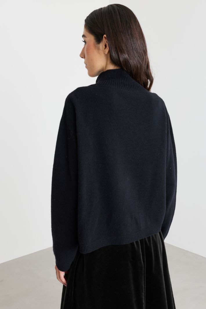Boxy roll-neck jumper - BLACK - Intrend - 4