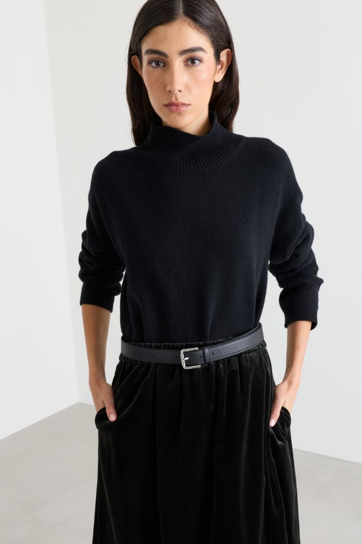 Boxy roll-neck jumper - BLACK - Intrend - 2