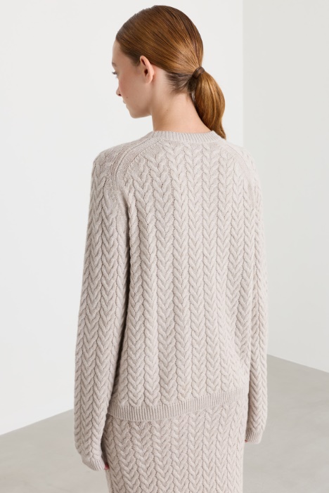 Maglia in lana e cashmere a trecce