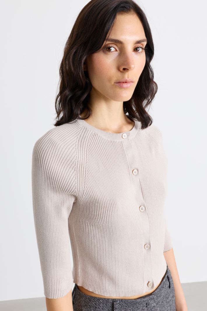 Cropped-Cardigan mit Knöpfen - ELFENBEIN - Intrend - 3