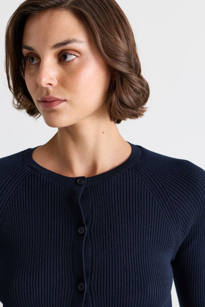 Cropped-Cardigan mit Knöpfen - BLAU - Intrend - 3