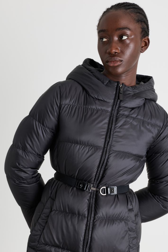 Midi down coat in water-repellent technical canvas - BLACK - Intrend - 3