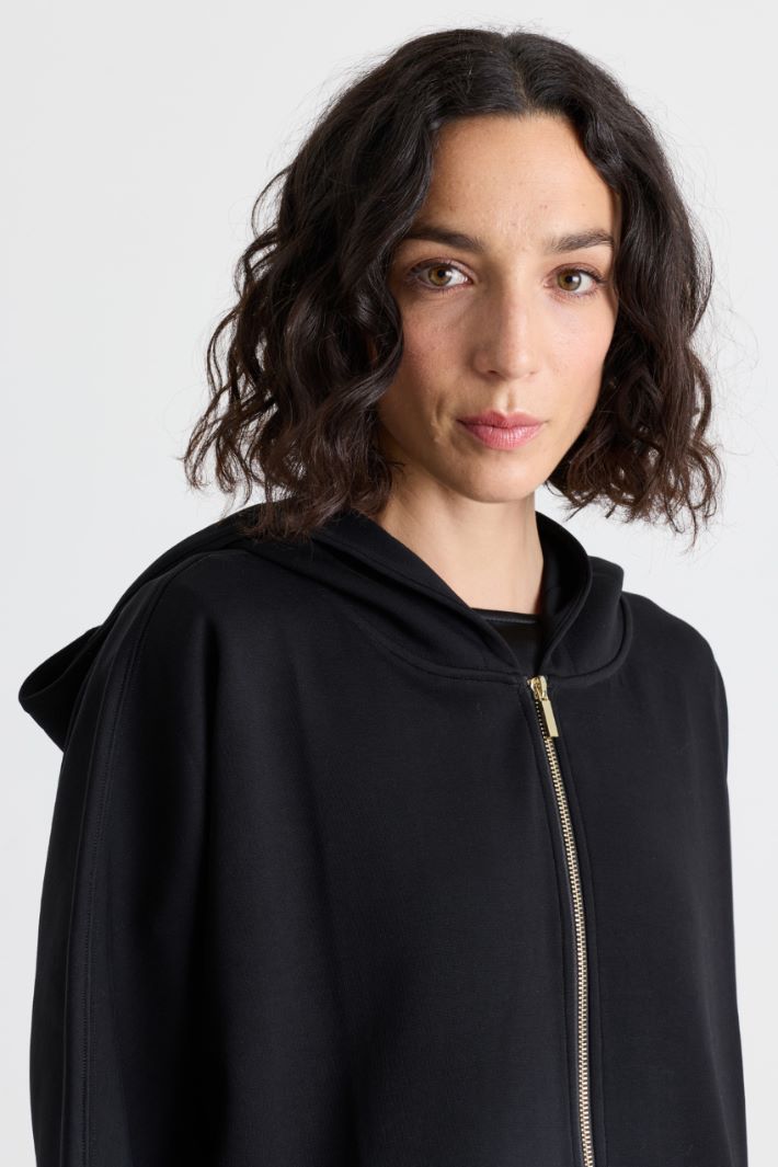Felpa lunga con cappuccio - NERO - Intrend - 3